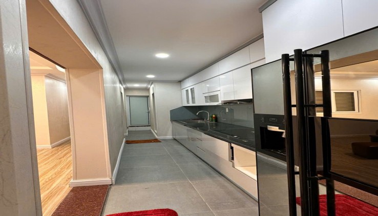 Cho thuê căn hộ Tầng 1 Đường Láng, ô tô đỗ cửa, 2  thoáng, 80m2, 2 ngủ, 2 vệ sinh chỉ 11 triệu.